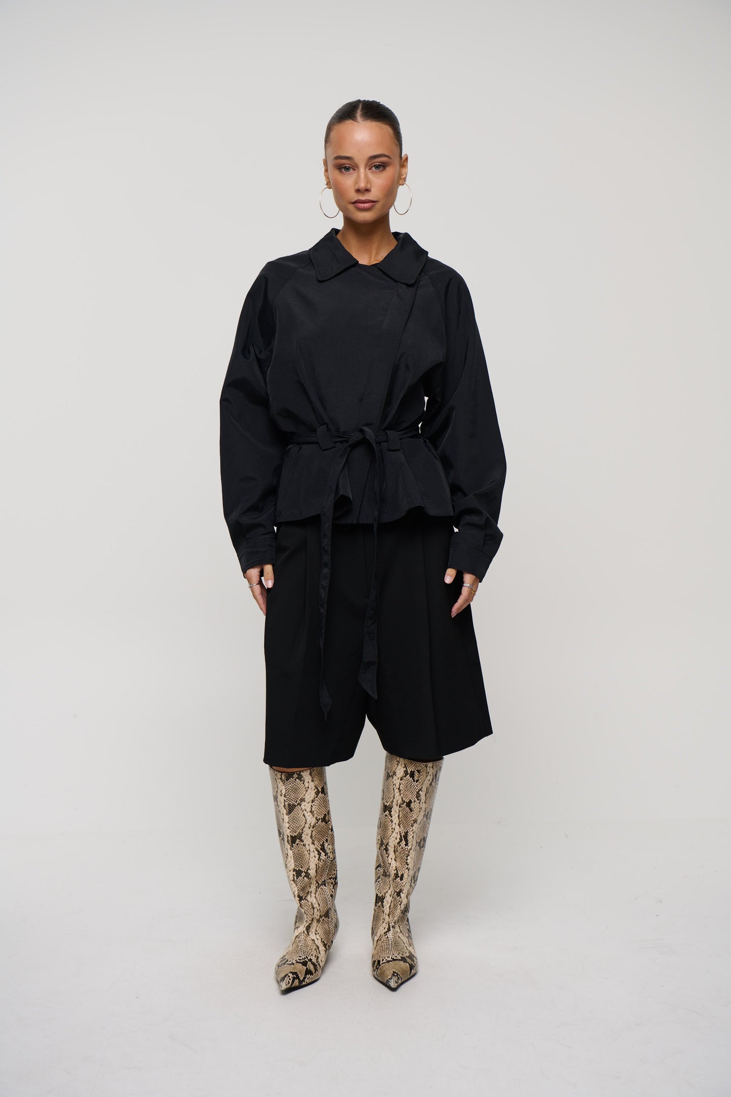 Gigi Cropped Trench Black