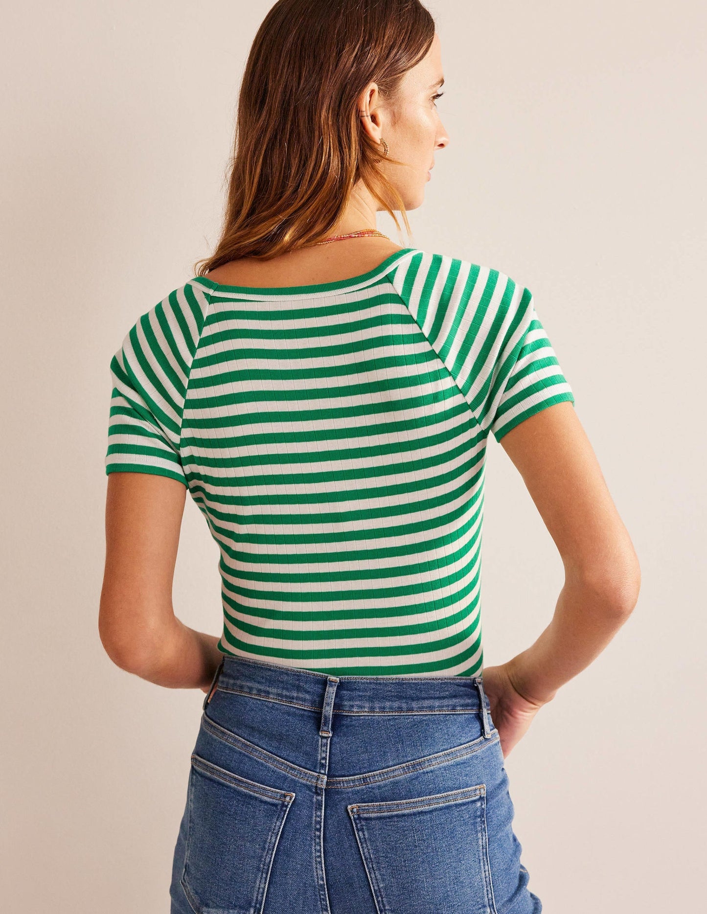 Anna Rib V-Neck T-Shirt-Meadow Green, Ivory Stripe