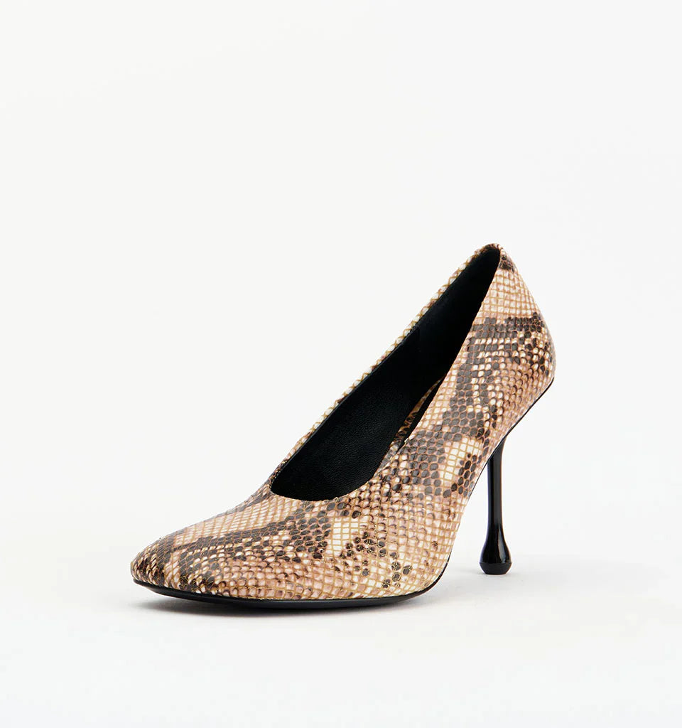 Alias Mae Clyde Sand Snake