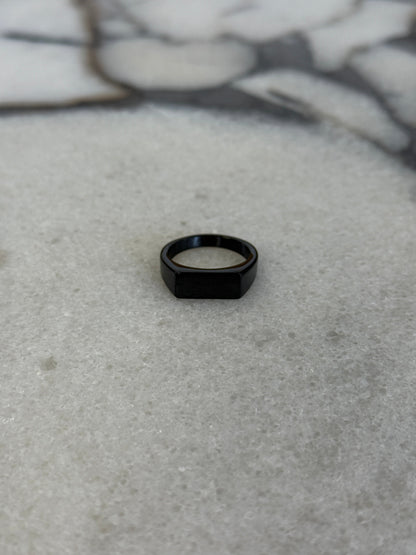 Classic Signet Ring Black