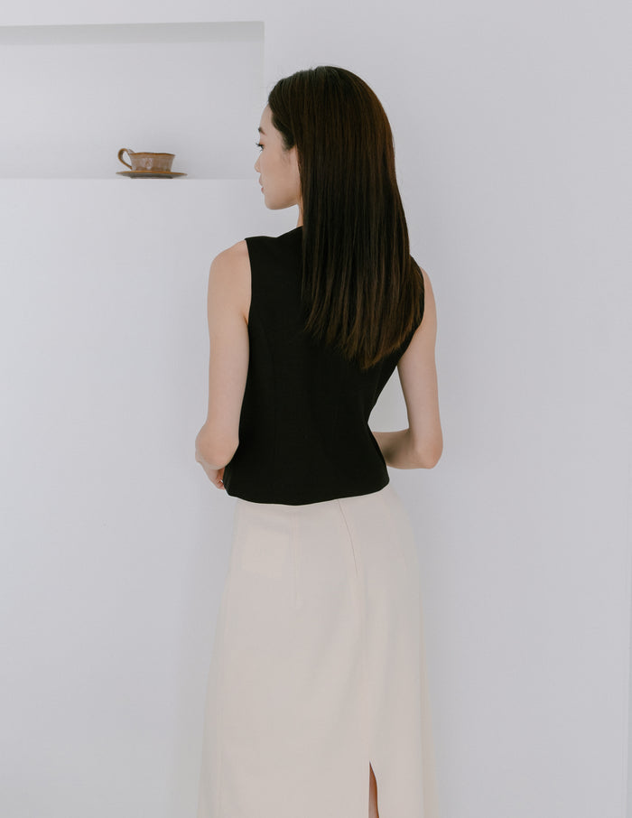 Abby Tie-Front Linen Vest in Black