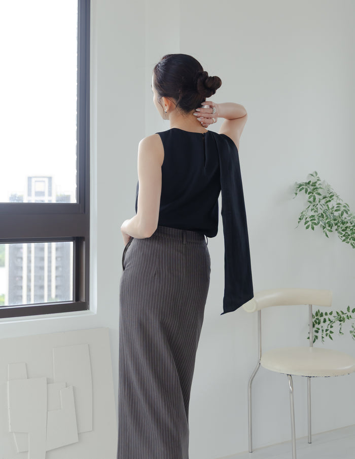 Ashleigh Scarf Top in Black