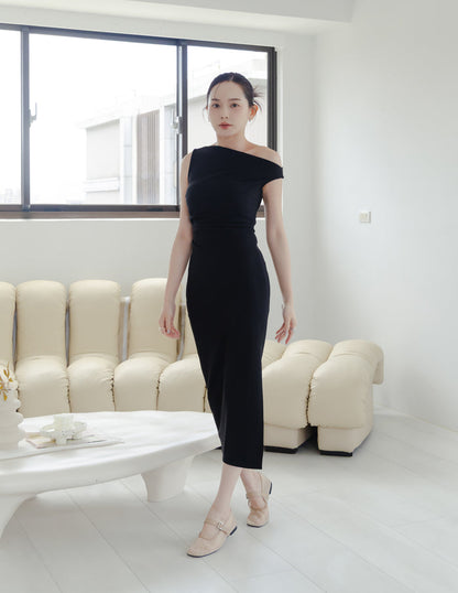 Carys Off Shoulder Midi Dress in Black