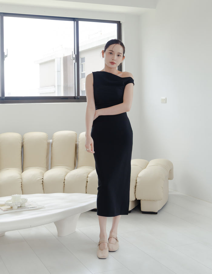 Carys Off Shoulder Midi Dress in Black
