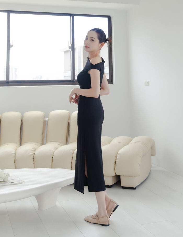 Carys Off Shoulder Midi Dress in Black