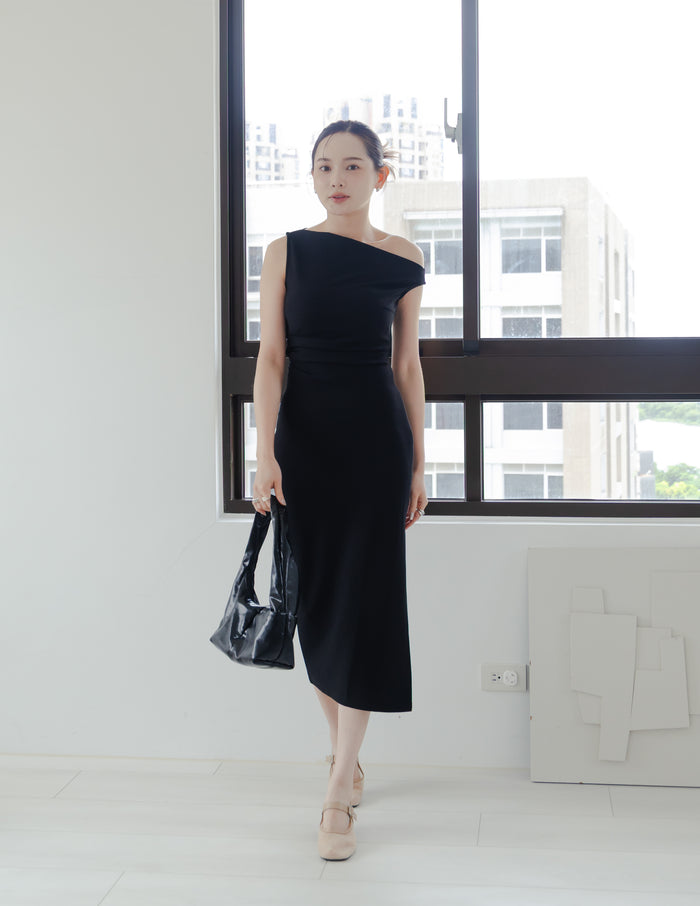 Carys Off Shoulder Midi Dress in Black