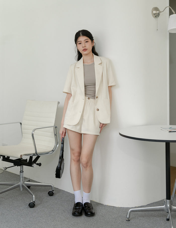 Gail Linen Shorts in Sand