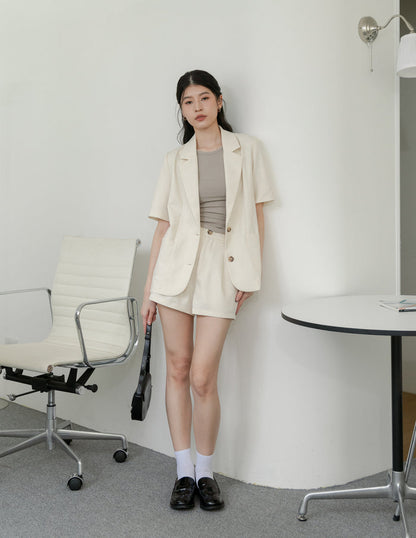 Gail Linen Shorts in Sand