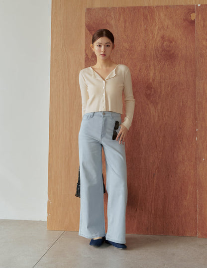 Gemma Stretchy Wide Straight Jeans in Light Wash