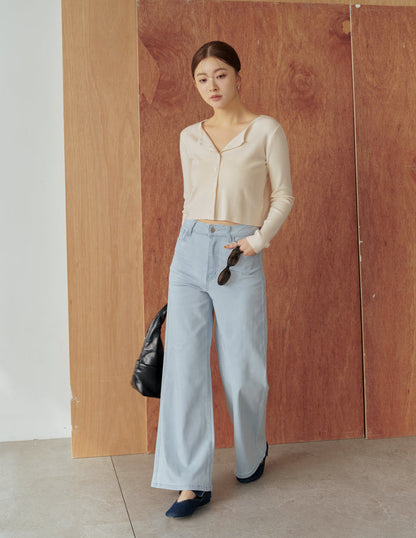 Gemma Stretchy Wide Straight Jeans in Light Wash