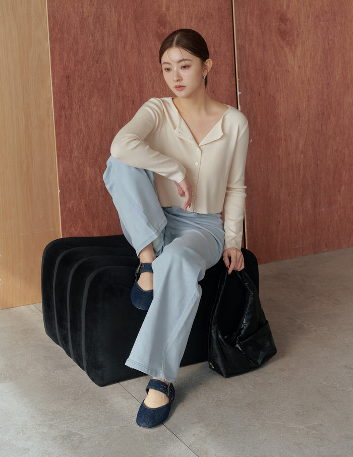 Gemma Stretchy Wide Straight Jeans in Light Wash
