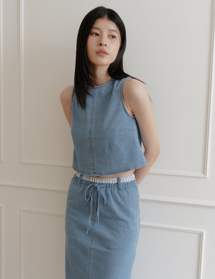 Iris Boxy Crop Denim Top in Light Wash