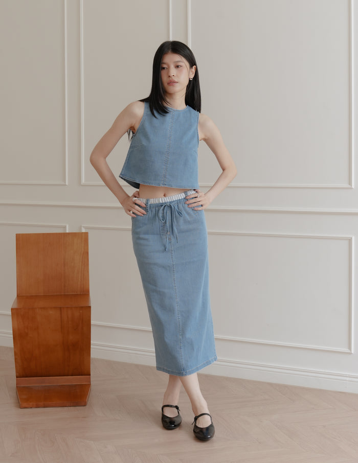 Ivy Contrast Waist Denim Skirt in Light Wash