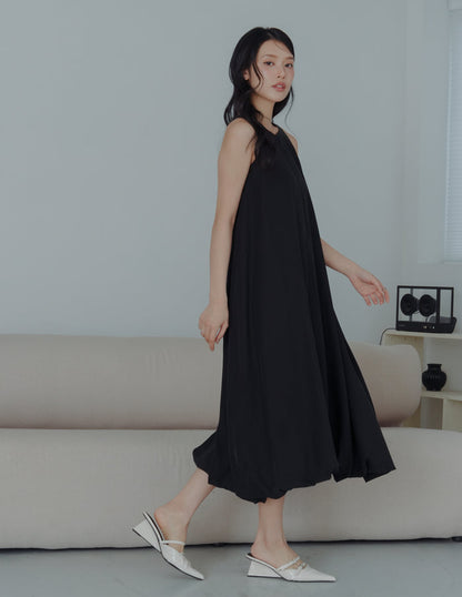 Jocelyn Bubble Midi Dress in Black