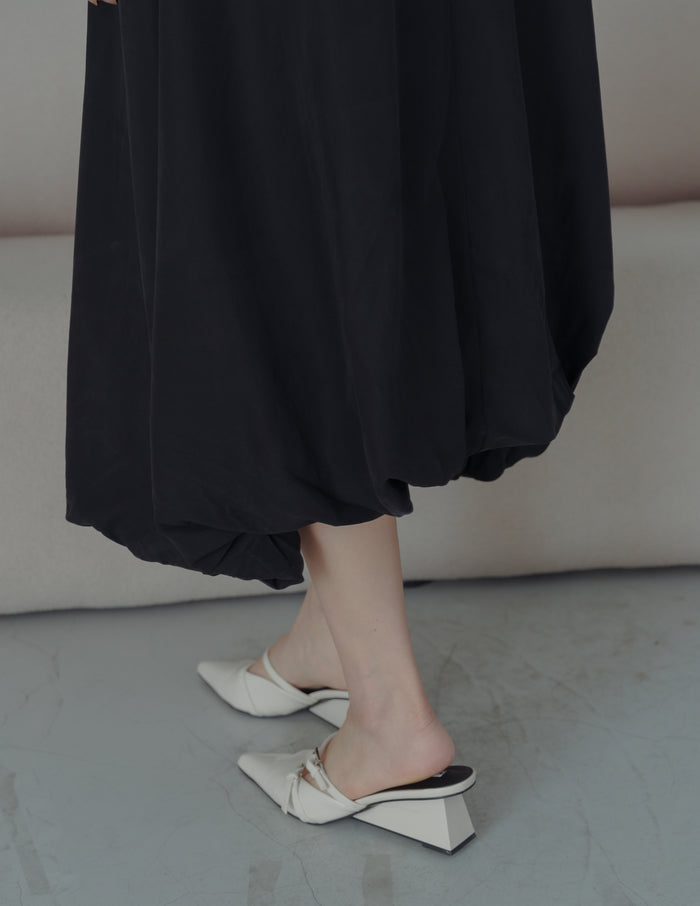 Jocelyn Bubble Midi Dress in Black