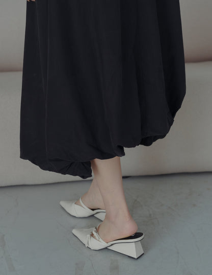 Jocelyn Bubble Midi Dress in Black