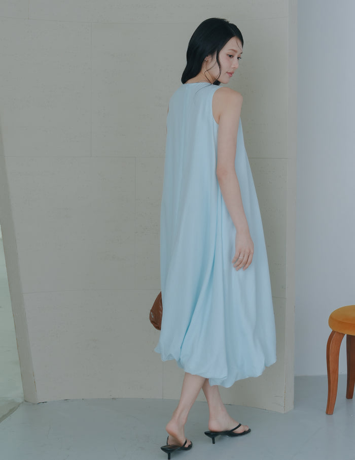 Jocelyn Bubble Midi Dress in Blue