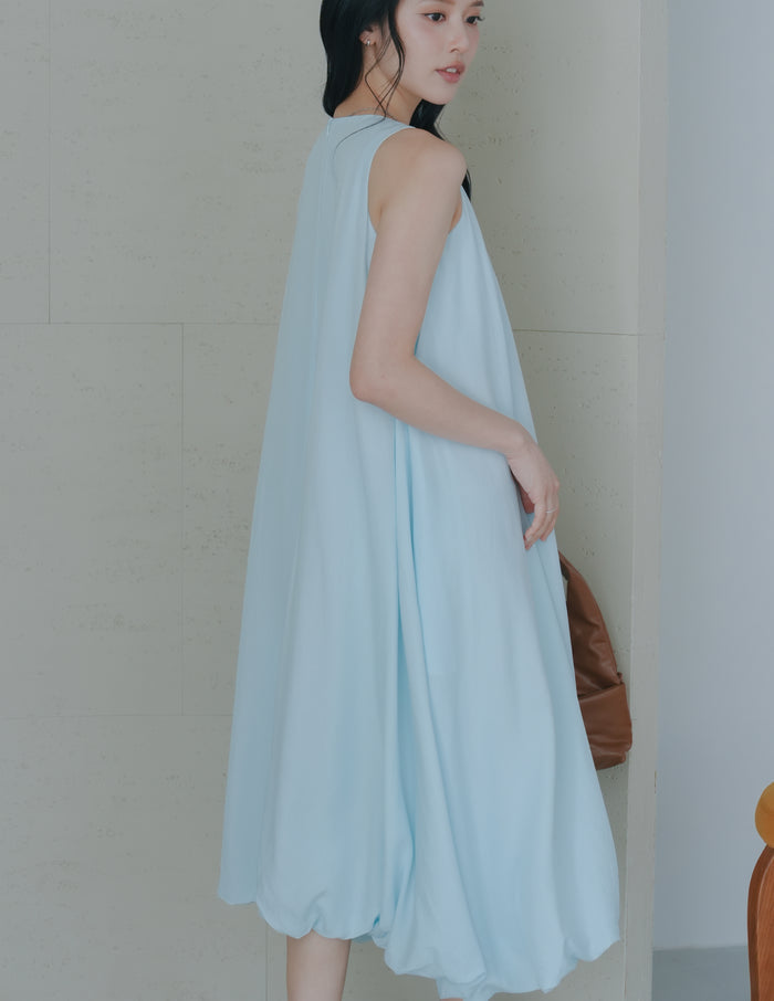 Jocelyn Bubble Midi Dress in Blue