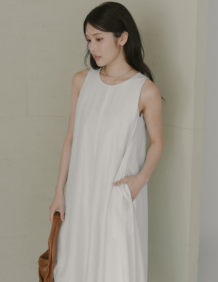 Jocelyn Bubble Midi Dress in White