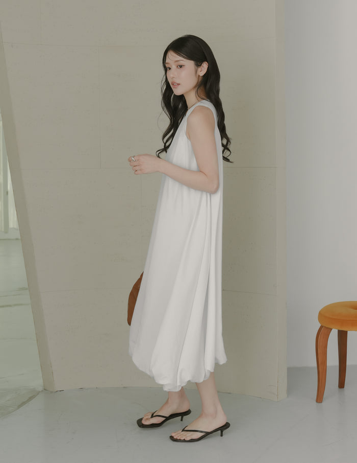 Jocelyn Bubble Midi Dress in White