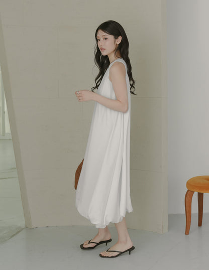 Jocelyn Bubble Midi Dress in White