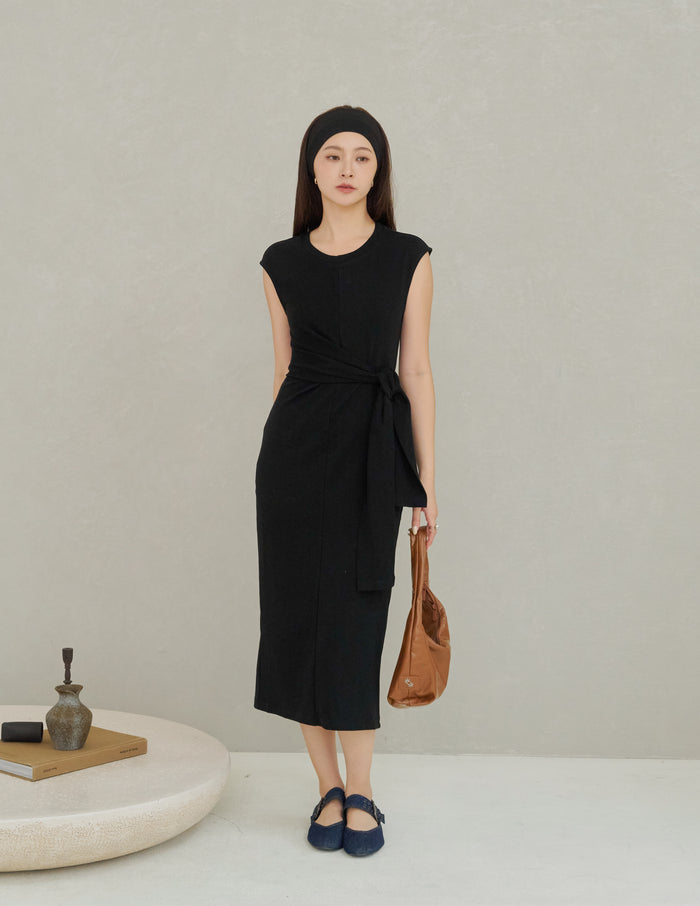Kathy Tie Waist Midi Dress in Black