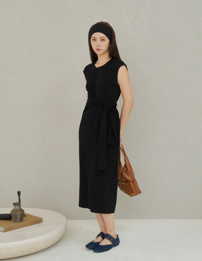 Kathy Tie Waist Midi Dress in Black