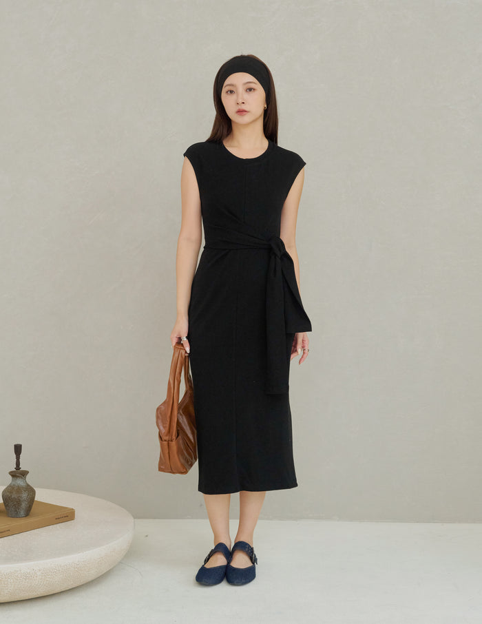 Kathy Tie Waist Midi Dress in Black