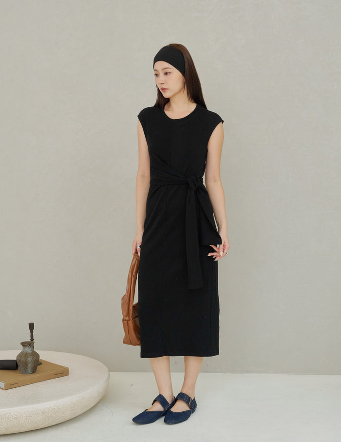 Kathy Tie Waist Midi Dress in Black