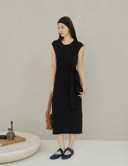 Kathy Tie Waist Midi Dress in Black
