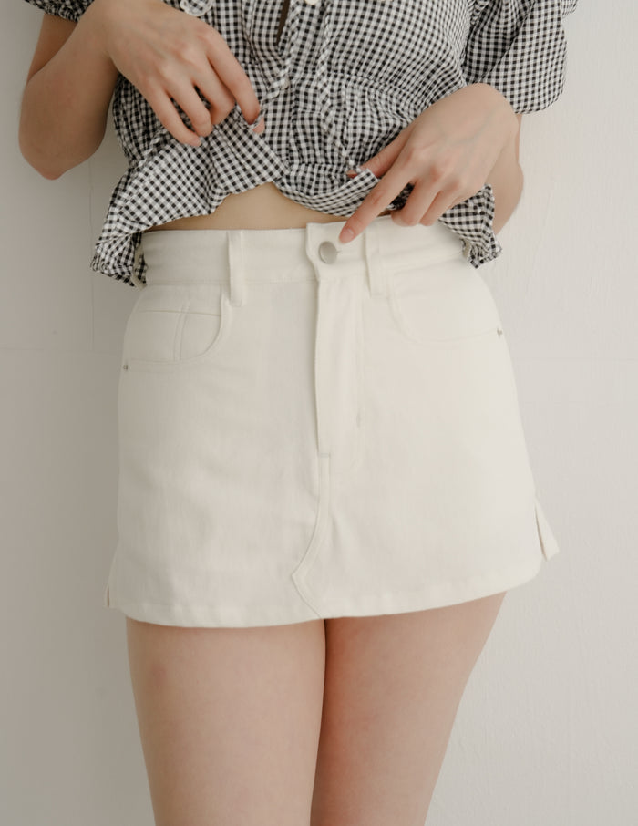 Kendra Denim Skorts in White
