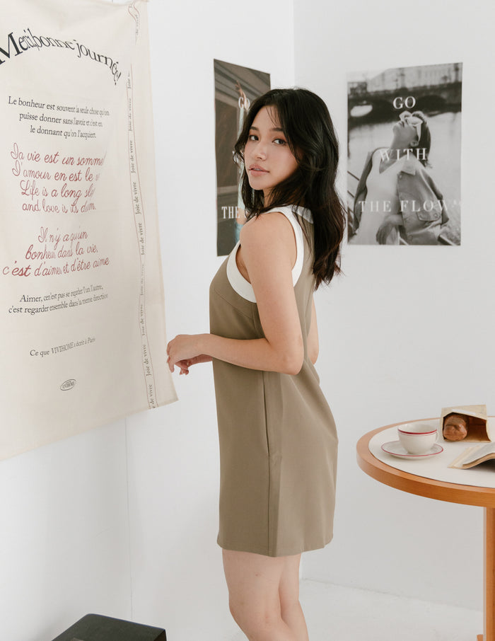 Lyla Contrast Trim Dress in Khaki