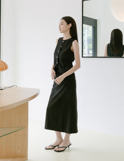 Madison Midi Skirt in Black