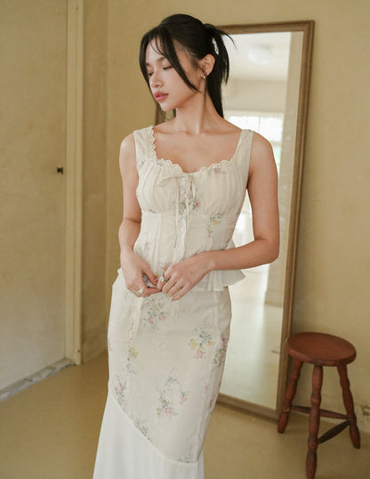 Molly Lace Trimmed Peplum Top in Floral