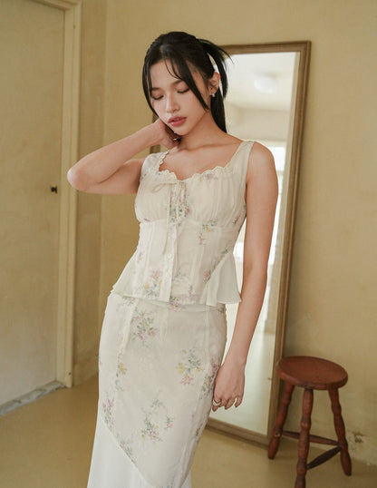 Molly Lace Trimmed Peplum Top in Floral