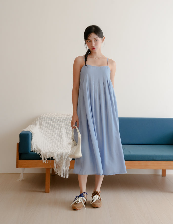 Nadia Pleated Midi Dress in Light Wash