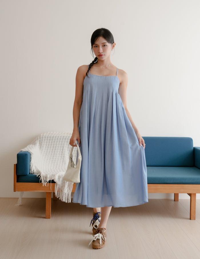 Nadia Pleated Midi Dress in Light Wash