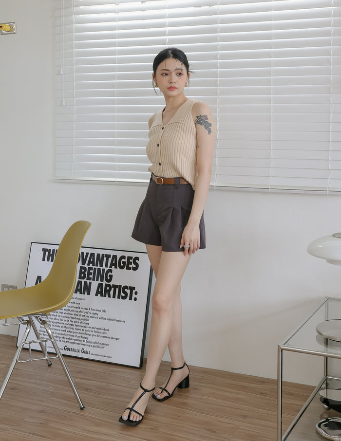 Nicole Shorts in Dark Grey