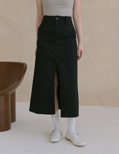 Ricca Midi Skirt in Black