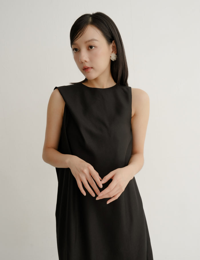 Ryleigh Scarf Dress in Black