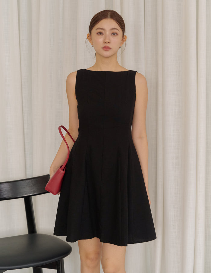 Valerie Panel Short Dress in Black