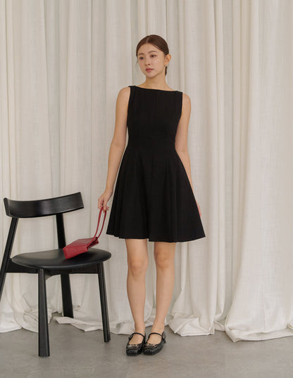 Valerie Panel Short Dress in Black